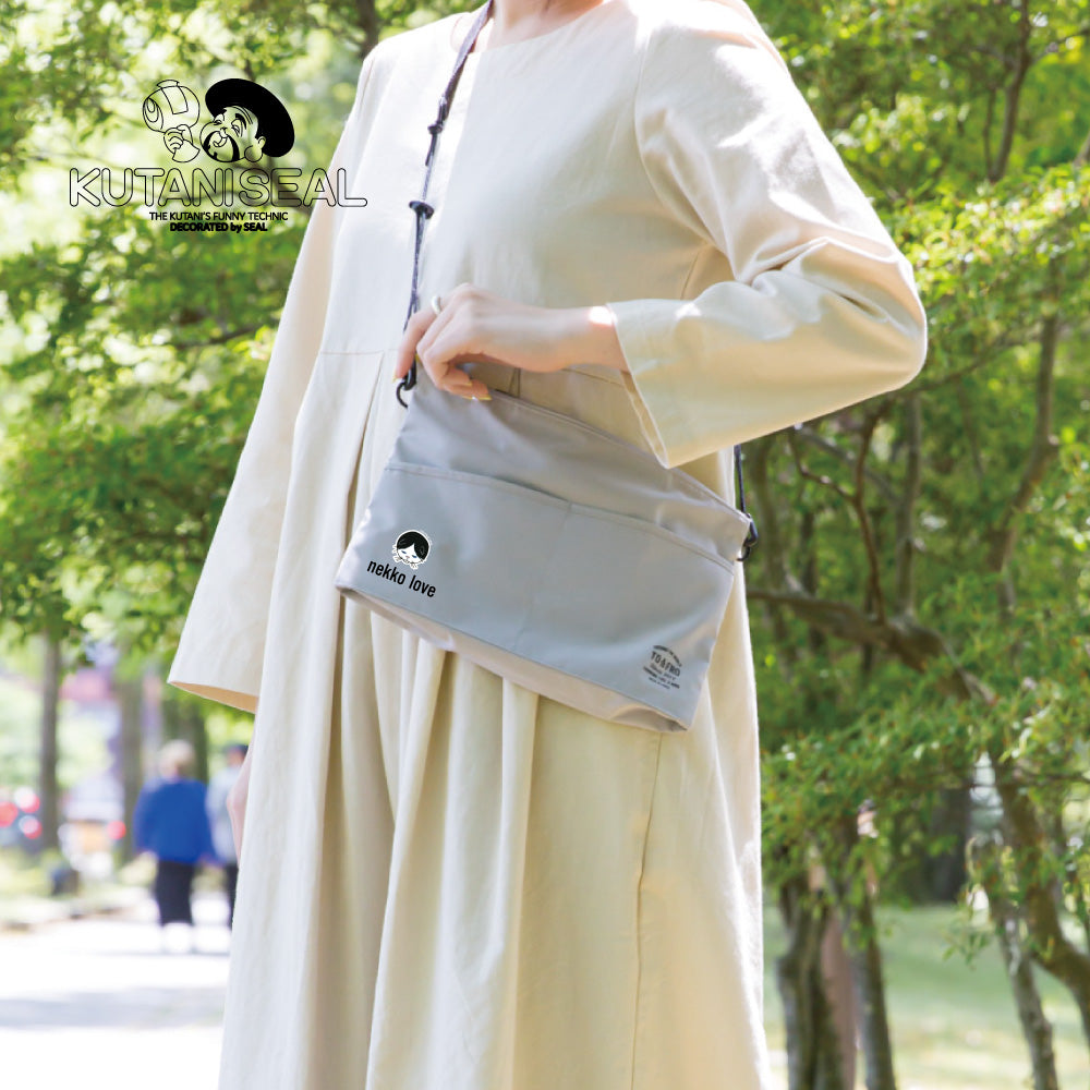 イラストとテキストを同じ場所にすると、イラストの下にテキストが入ります