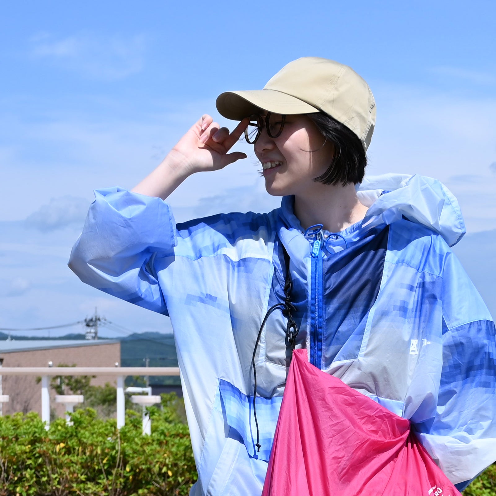 BEIGE着用