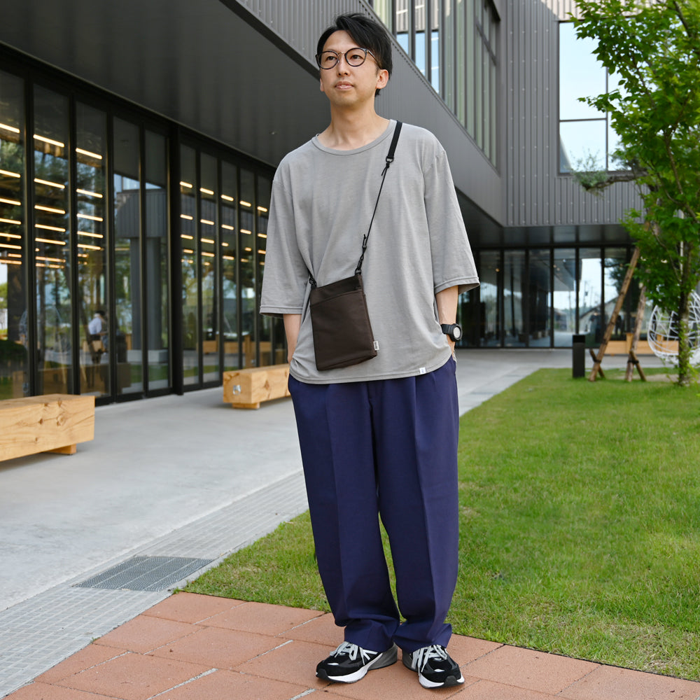 DARK BROWN着用（モデル身長：173㎝）