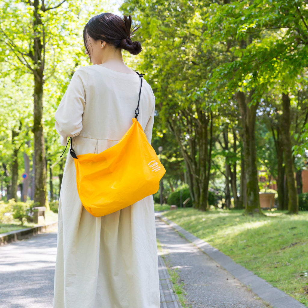 YELLOWISH ORANGE着用（モデル身長：156cm）