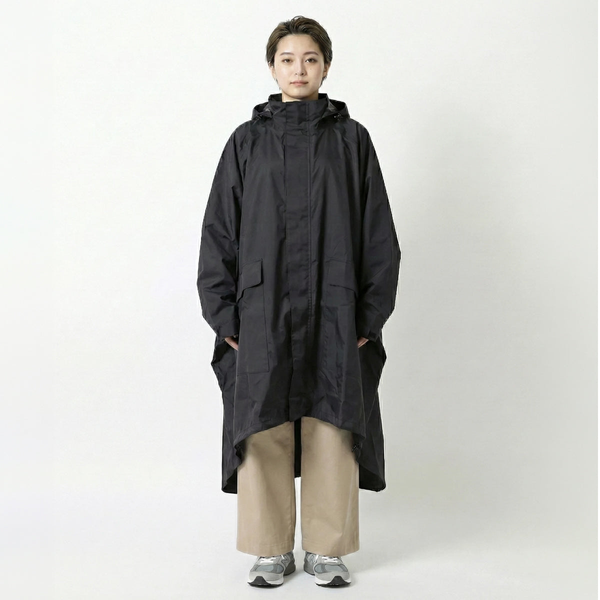 モデル女性160㎝ 　FREEサイズ　カラーBLACK着用