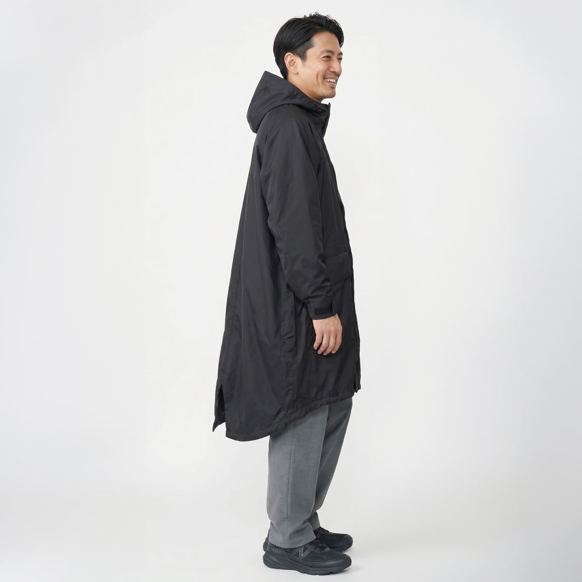 モデル女性172㎝ 　FREEサイズ　カラーBLACK着用