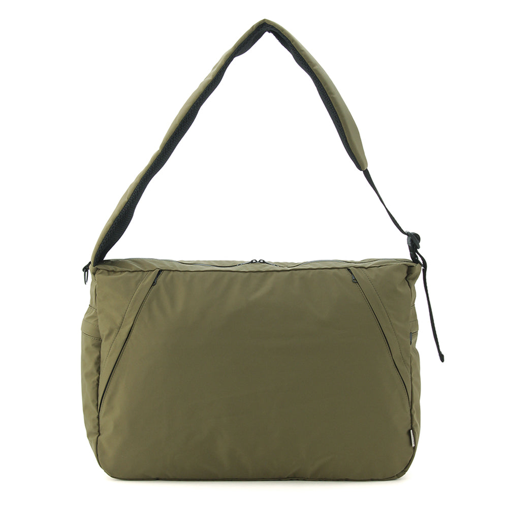 KHAKI（カーキ）