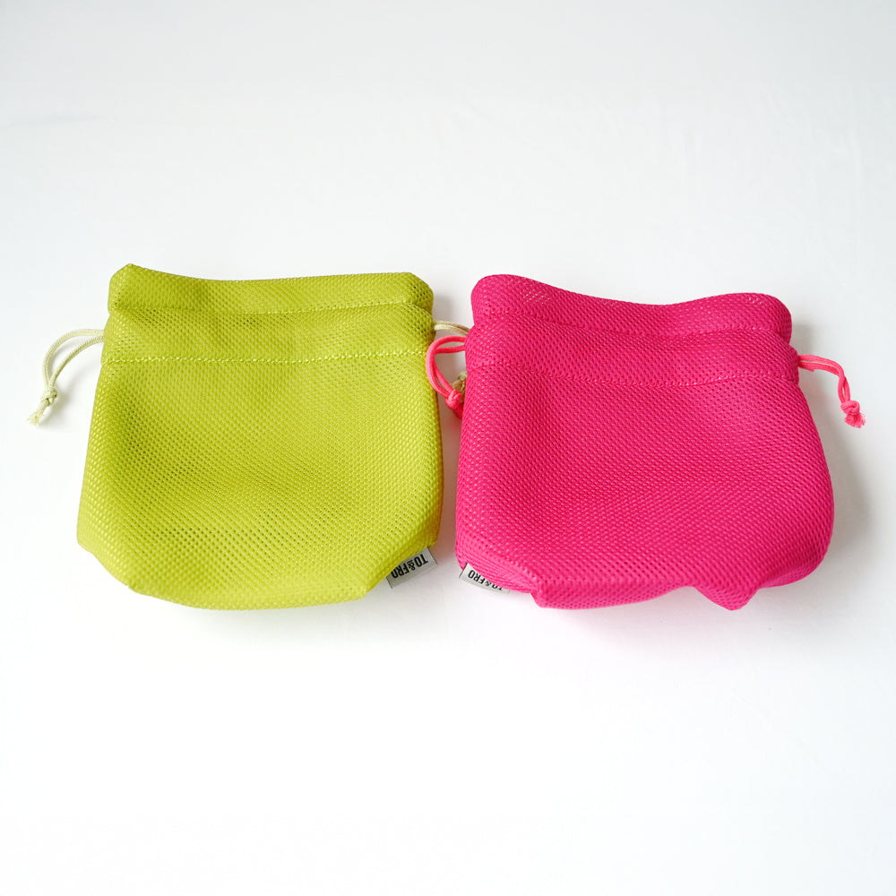 Drawstring Mesh Pouch DRAWSTRING MESH POUCH – TO&FRO 軽さをもってでかけよう。